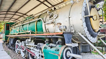 Zelfklevend Fotobehang Inoperative old steam Indian Rail Engine © mds0