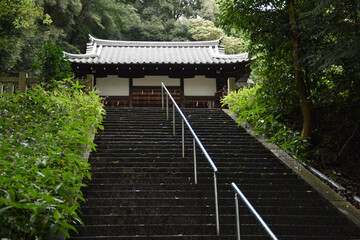 山科神社　参道の石段と神門　京都市山科区西野山