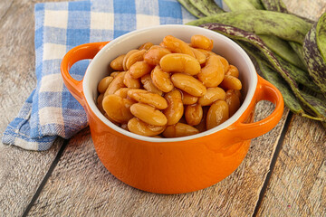 White bean in tomato sauce