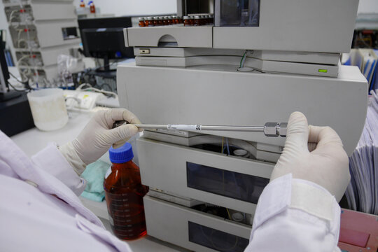 Chromatograph for High Performance Liquid Chromatography (HPLC)