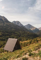 Foto auf Alu-Dibond Höhenskala house in the mountains