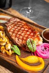 Gastronomic Delight: Steak and Salad, Soup and Meatballs, Dessert and Wine in the Taste Workshop under the Guidance of the Chef: Food Photos from the Best Cafés and Restaurants.