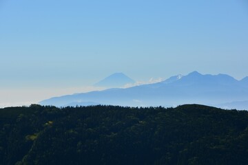 北アルプス　蝶ヶ岳から望む大滝山と富士山、南アルプス、 - obrazy, fototapety, plakaty