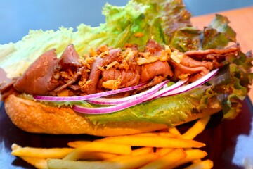 ローストビーフのホットドック