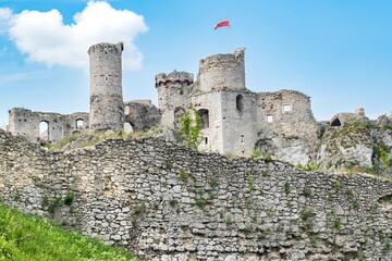 Ruiny zamku na Szlaku Orlich Gniazd, Ogrodzieniec - obrazy, fototapety, plakaty