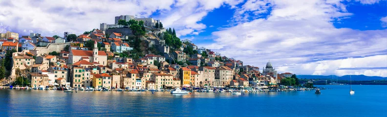 Schilderijen op glas Beautiful places of Croatia - magnifiicent medieval city Sibenik in Dalmatia, panoramic view with colorful houses and marina © Freesurf