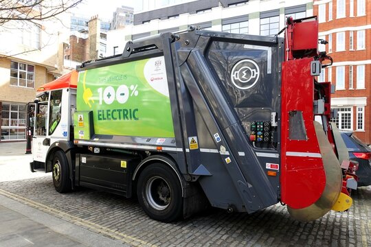 City of London Corporation fully electric Refuse Collection Vehicle in partnership with Veolia