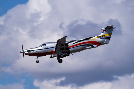 Phoenix Sky Harbor Airport 3-16-2024 Phoenix, AZ USA..Private Pilatus PC-12/47E N158C  on final for 25L at Phoenix Sky Harbor Airport