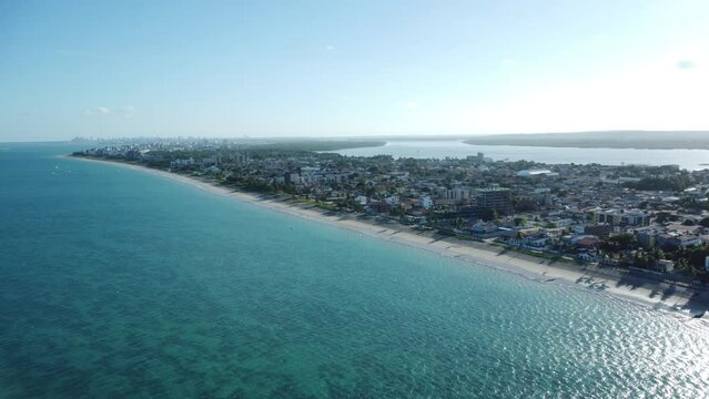 Imagens aéreas da cidade de Cabedelo, praia de Formosa e Camboinha, drone