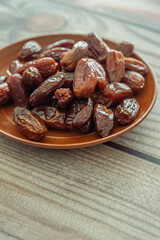 dried dates in bowl ready to serve