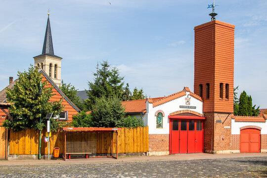 Feuerwehrger&auml;tehaus Feuerwehrdepot Heudeber