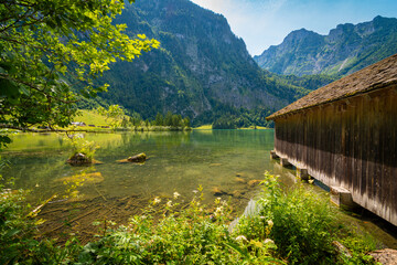 Hütte am Königssee in den Berchtesgadener Alpen im Sommer