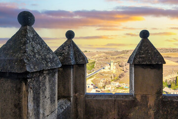 Fort tower merlons, Segovia, Spain - obrazy, fototapety, plakaty