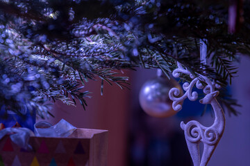 christmas tree decorations,