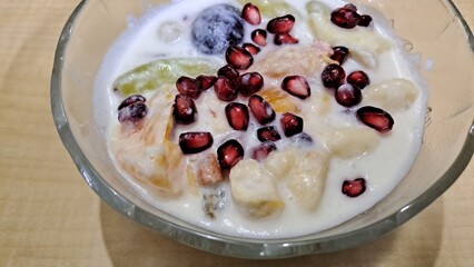 Fruit salad with cream