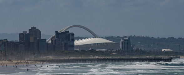 Skyline von Durban mit dem Fußball Stadion in Durban Südafrika © Mathis