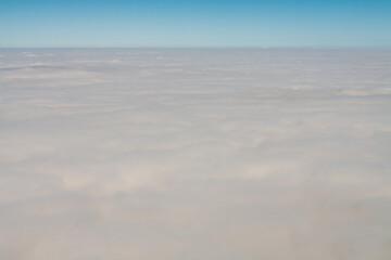 Fototapeta na wymiar Mer de nuage 