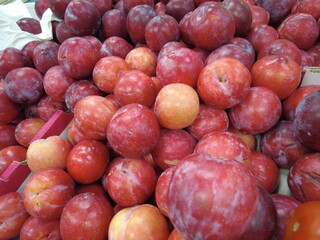 red plums