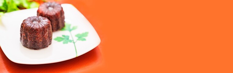 カヌレ・ド・ボルドー は フランス の 洋菓子 で 略称 は カヌレ 【 スイーツ の イメージ 】