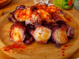 Poulpe à l'huile d'olive et au paprika