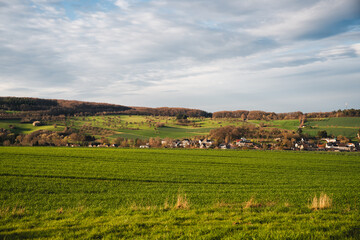 Fototapeta na wymiar Vinxtbachtal zwischen Bad Breisig und Waldorf, März 2024
