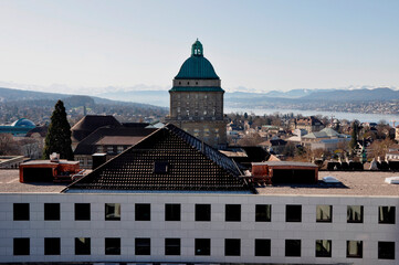 Die Aussicht über die Stadt Zürich und die UNI von der ETH-Dachterasse. The panoramic view of Zürich-City and the University from the ETH-lounge