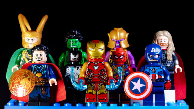 LEGO Marvel's Avengers. Doctor Strange, Iron Man, Captain America, Venom, Spider-Man, Loki, Hulk, Thanos and Thor on a black background