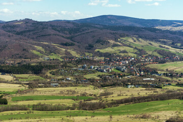 Fototapeta na wymiar Widok na Góry Sowie wiosną