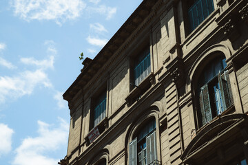 Fototapeta na wymiar old building with sky