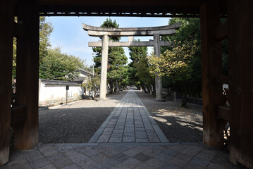 御幸宮神社　表門から参道を望む　京都市伏見区