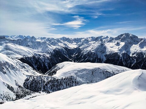 Beautiful view from the Büelenhorn mountain in Davos Monstein. View towards Bergün. Fantastic winter mountain landscape in the canton of Graubünden. High quality photo.