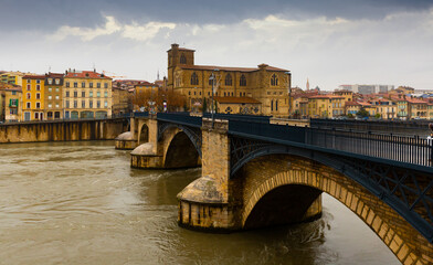 Obraz premium Panoramic view of the Isere river connecting Romans-sur-Isere to Bourg de Peage