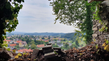 Panorama austriackiego miasta Schwanberg