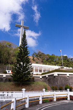 The Memorial Cross in Bataan, commonly known as Mt. Samat Cross, is a well-renowned historical site in Bataan.