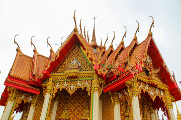 Naklejka premium Wat tham suea or Tiger Cave Temple in Kanchanaburi, Thailand