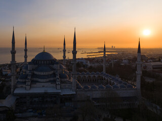 Fototapeta premium Blue Mosque (Sultanahmet Cami) in the Night Lights Drone Photo, Sultanahmet Camii Fatih, Istanbul Turkiye (Turkey)