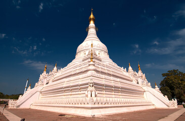 White stupa of Pahtodawgyi Pagoda is located in Amarapura, Mandalay. It was built in 1819 by King Bagyidaw.