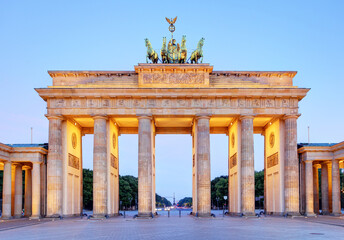 Berlin - Brandenburg Gate at night - obrazy, fototapety, plakaty