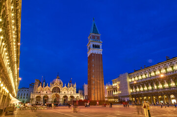 Fototapeta na wymiar View of the San Marcos square at night, Venice