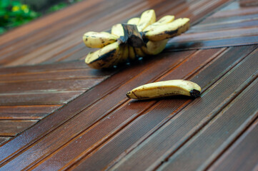 Fototapeta premium a banana fruit on a wooden table