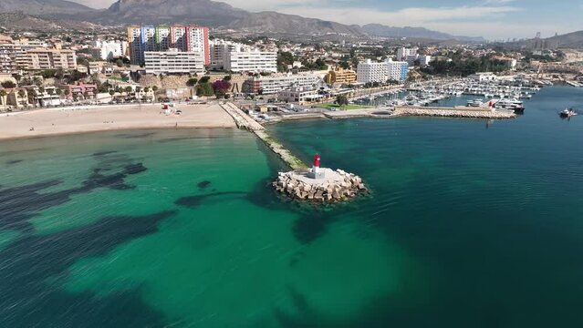 Espig&oacute;n de un puerto del mediterraneo