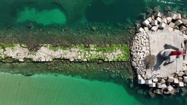 Espig&oacute;n de un puerto del mediterraneo