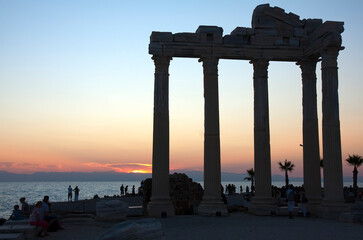 Fototapeta premium Sunset, Temple of Apollo, Side, Turkey