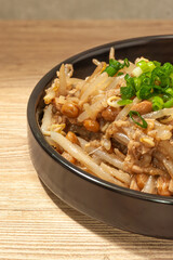 健康志向のあなたに！納豆ともやしのシーチキン炒め、ヘルシーで美味