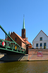 Wroclaw, Poland. The Tumski Bridge, steel bridge for pedestrians over the northern branch of the Oder in Wroclaw. The bridge connects the Cathedral Island with the Sand Island