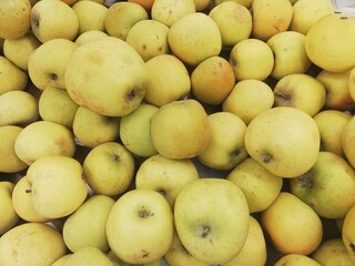 apples in a market