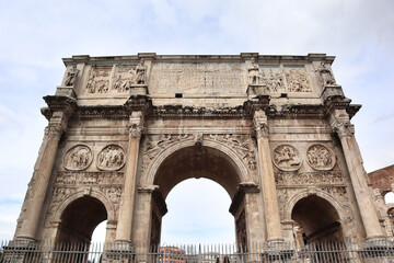 Fototapeta na wymiar Arch of Constantine in Rome, Italy