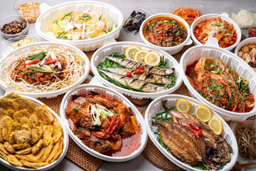 Korean food, side dishes, fish, grilled fish, steamed, saury, mackerel, japchae, codari, jeon, stir-fried pork, yukgaejang, soybean paste stew, kimchi, kkakdugi,