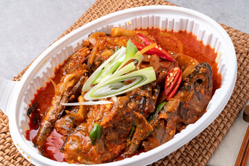 Korean food, side dishes, fish, grilled fish, steamed, saury, mackerel, japchae, codari, jeon, stir-fried pork, yukgaejang, soybean paste stew, kimchi, kkakdugi,