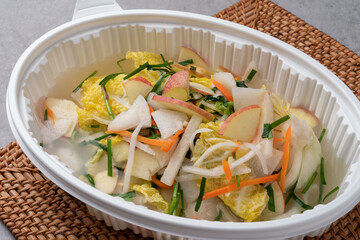 Korean food, side dishes, fish, grilled fish, steamed, saury, mackerel, japchae, codari, jeon, stir-fried pork, yukgaejang, soybean paste stew, kimchi, kkakdugi,